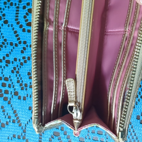 Slightly Used Coach Wallet - Picture 4 of 7